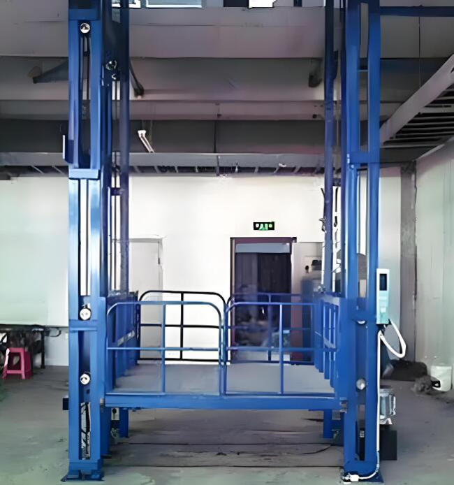 临清导轨式升降货梯